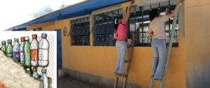 scuola bottiglie di palstica